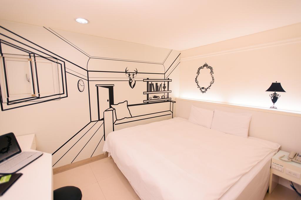 Kiwi Express Hotel - Zhong Zheng Branch Taichung Exteriör bild