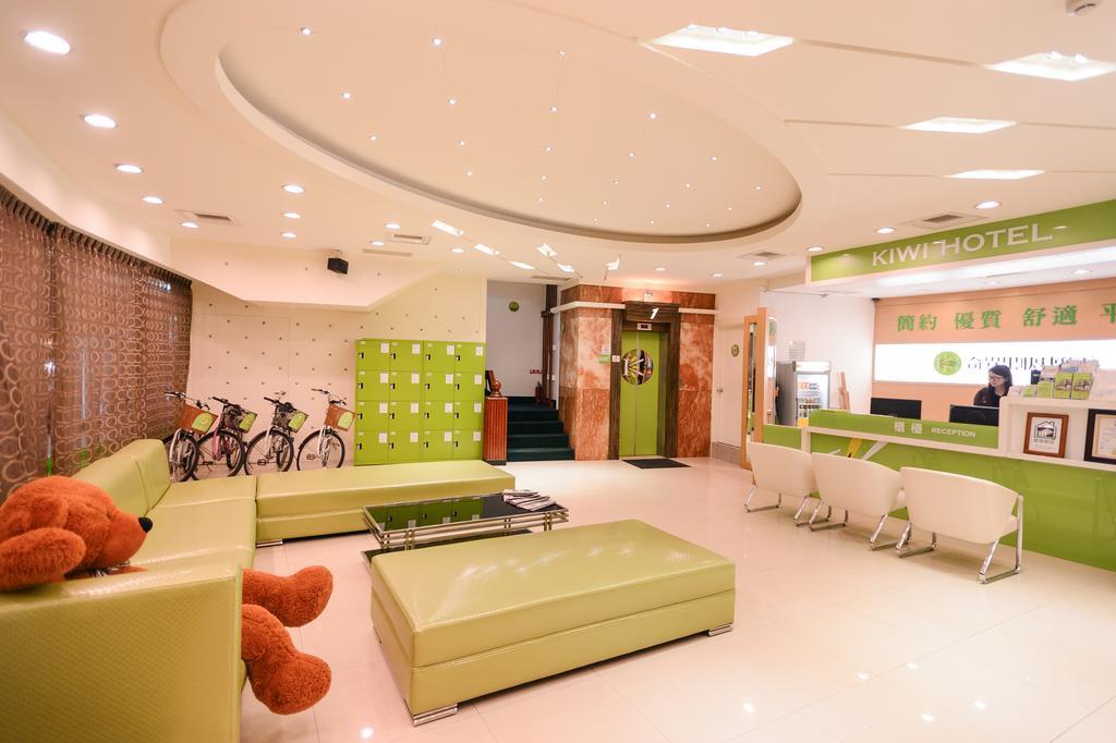 Kiwi Express Hotel - Zhong Zheng Branch Taichung Exteriör bild